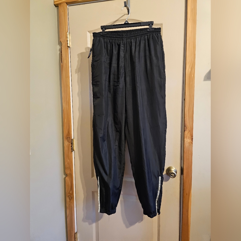 Canada Sportswear Large Black Swish Athletic Pants